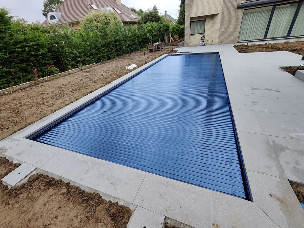 lamellen rolluik zwembad polycarbonaat solar marijnblauw