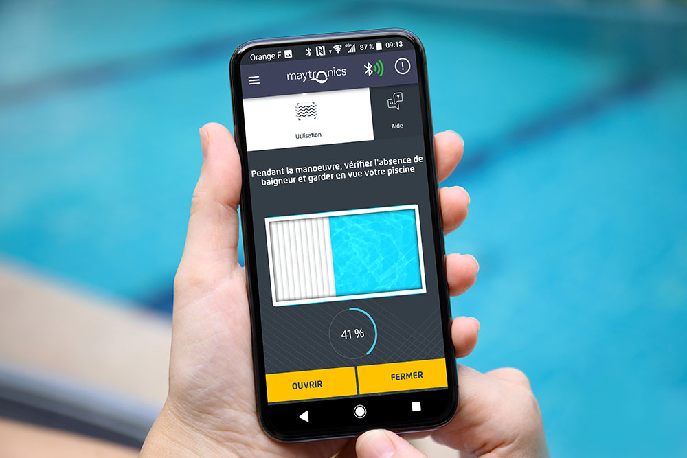 bediening rolluik zwembad met smartphone
